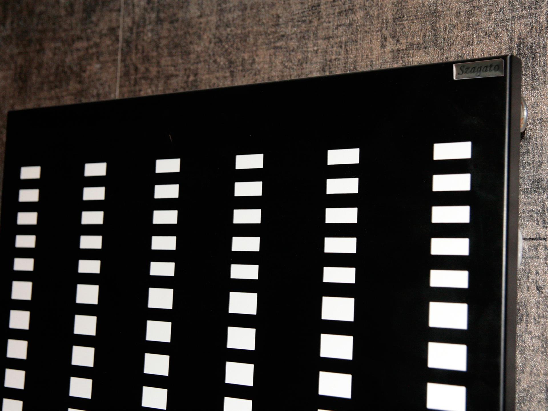 BADHEIZKÖRPER Design broken Mirror 2 120x47cm 799 Watt schwarz (+1 Halter 15mm) SZAGATO Designheizkörper Handtuchheizkörper mit Mittelanschluss