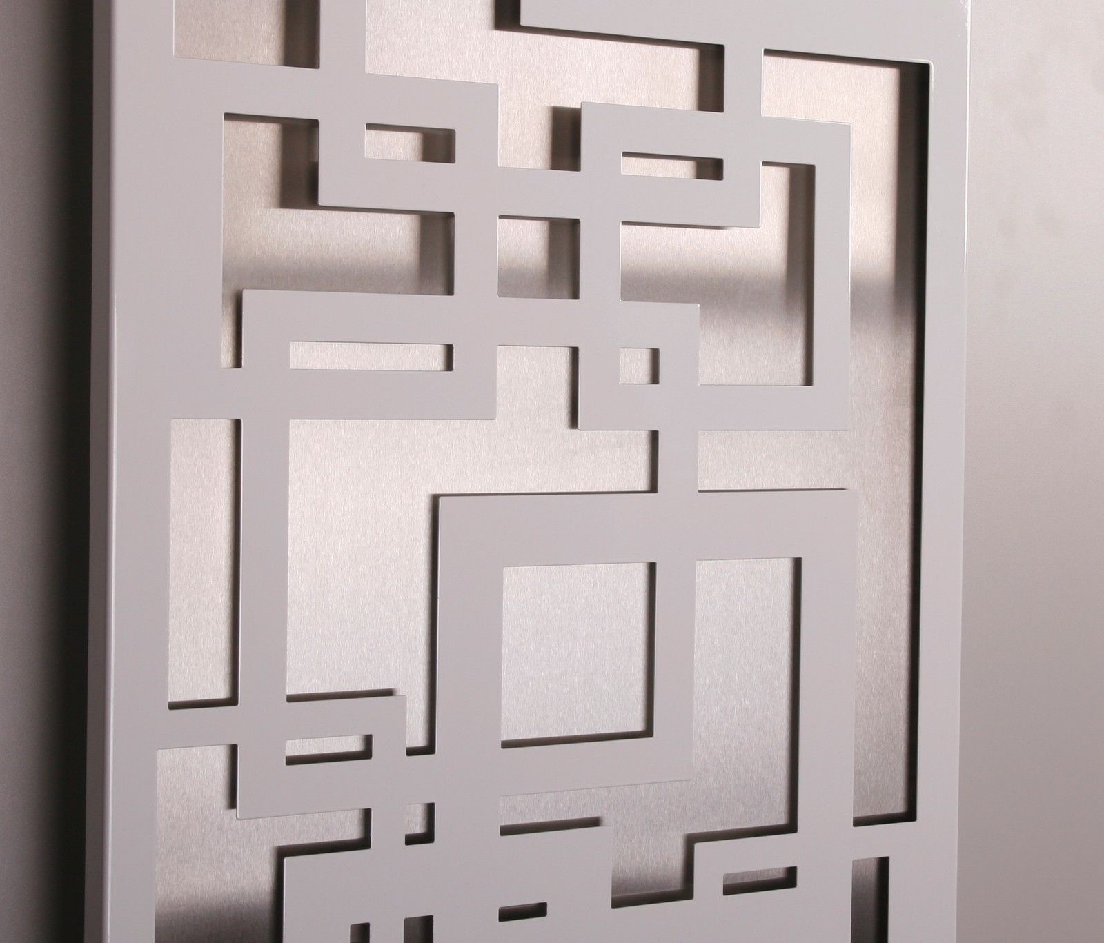 Badheizkörper mit LED Quadrat 3 180x47cm 1118 Watt Edelstahl MT weiß SZAGATO Designheizkörper Handtuchheizkörper mit Mittelanschluss Handtuchwärmer