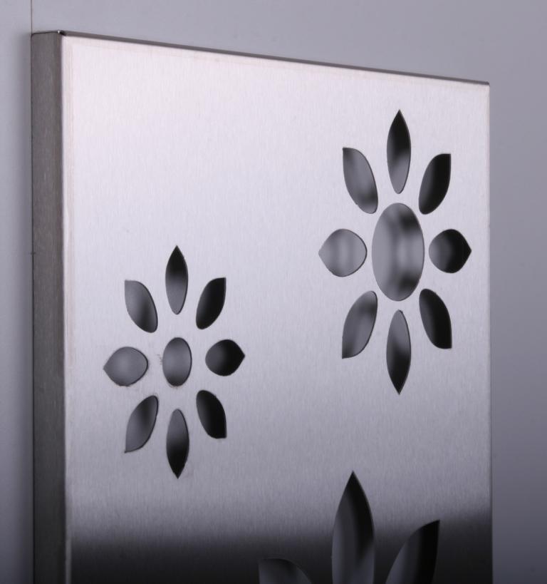 Garderobe Wandgarderobe Design Flower 140x40cm Edelstahl matt SZAGATO Garderobe Metall Wand Garderobenpaneel Garderobenleiste Flurgarderobe Flur