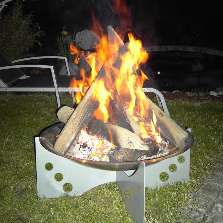 Feuerschale Garten aus Edelstahl ØxH 70x30cm Design 1 SZAGATO Feuerschale für den Garten Feuerschale outdoor Grillschale Grillkorb 70cm groß