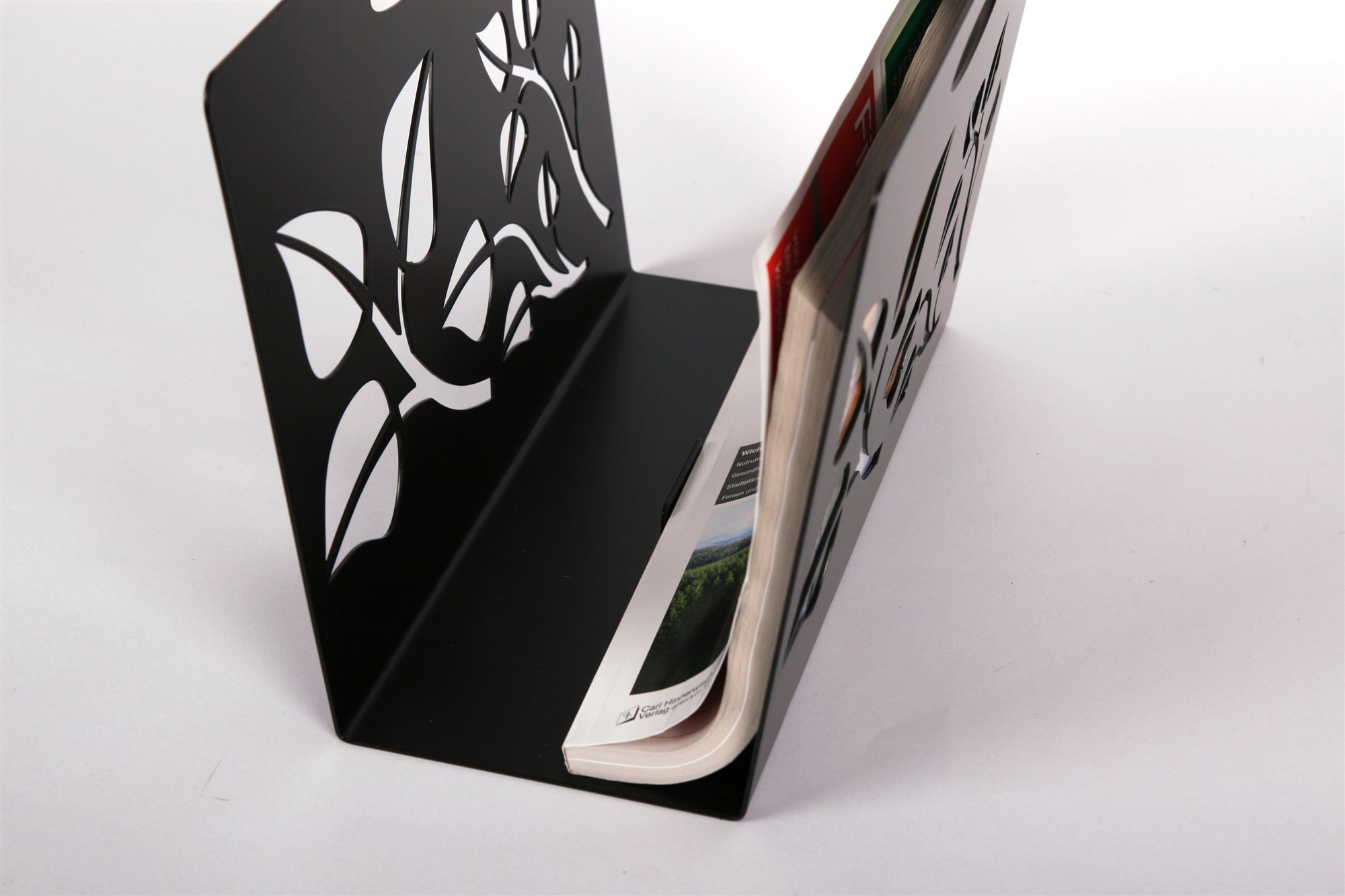 Zeitungsständer Leaves 23x32x12cm schwarz SZAGATO Made in Germany  Zeitschriftenständer Metall Zeitschriftenhalter Zeitungshalter modern