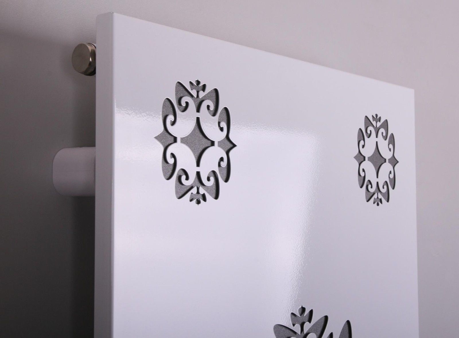 BADHEIZKÖRPER Design Ornaments 3 180x47cm 1118 Watt weiß (+1 Halter 50mm) SZAGATO Designheizkörper Handtuchheizkörper Mittelanschluss Handtuchwärmer